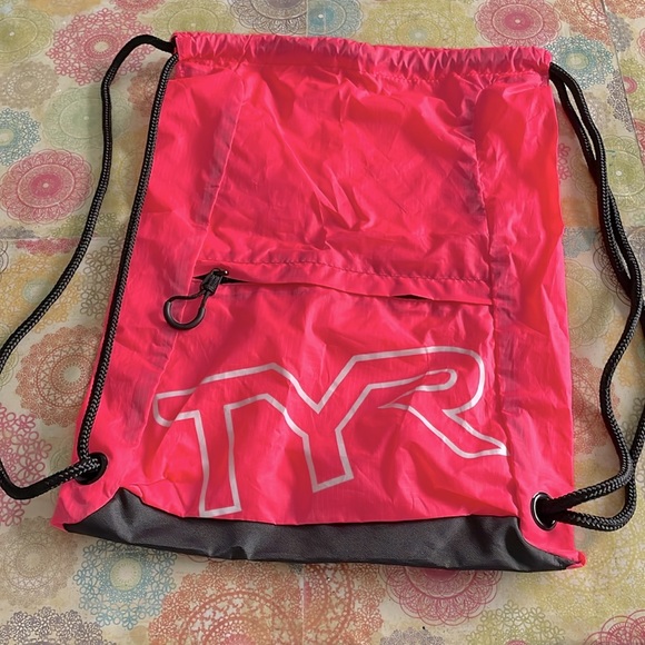 TYR Bright Pink Draw String Backpack - NWOT - Picture 3 of 9